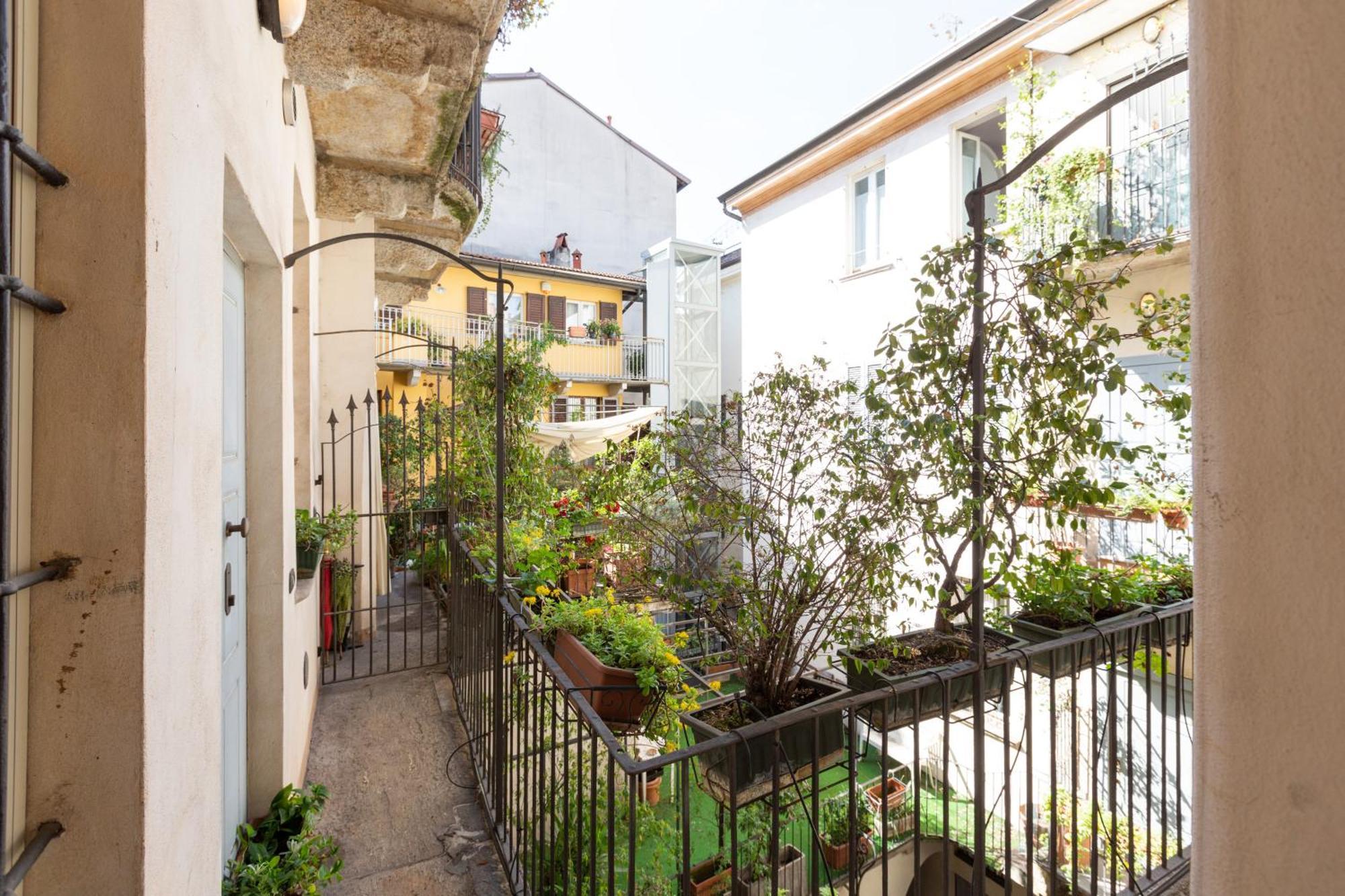 Cosy Two Bedroom Apartment Close To Navigli Милан Экстерьер фото